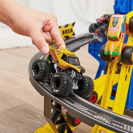 Set De Juego Monster Jam Garage Con Camión Monstruo, Luces Y Sonidos 1:64 ㅤ 7 Set De Juego Monster Jam Garage Con Camión Monstruo, Luces Y Sonidos 1:64 ㅤ - Imagen 7