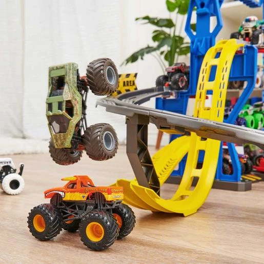 Set De Juego Monster Jam Garage Con Camión Monstruo, Luces Y Sonidos 1:64 ㅤ 8 Set De Juego Monster Jam Garage Con Camión Monstruo, Luces Y Sonidos 1:64 ㅤ - Imagen 8